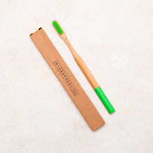 Cargar imagen en el visor de la galería, Cepillo De Bambú + Pasta Dental
